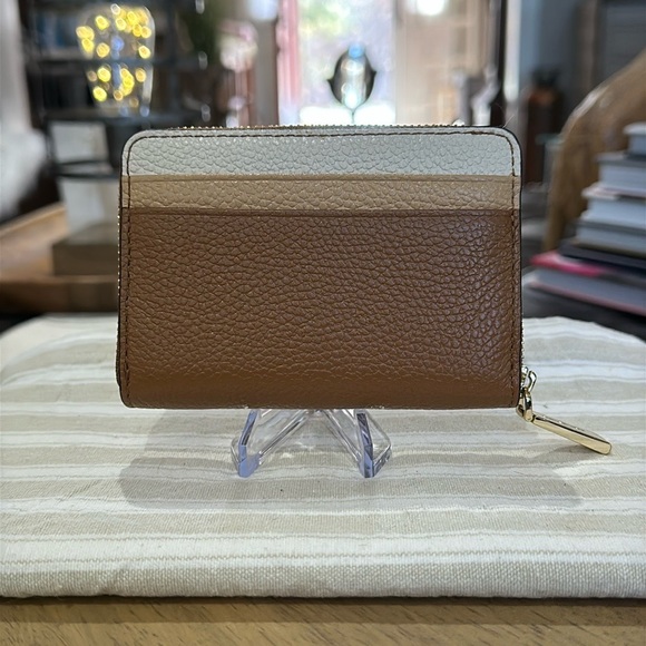 Authentic Michael Kors Women’s Small Jet Set Tri-Color Wallet, EUC - Picture 3 of 14